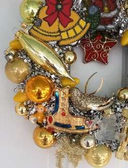 Gold Kitschmas Wreath