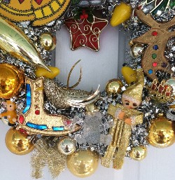 Gold Kitschmas Wreath